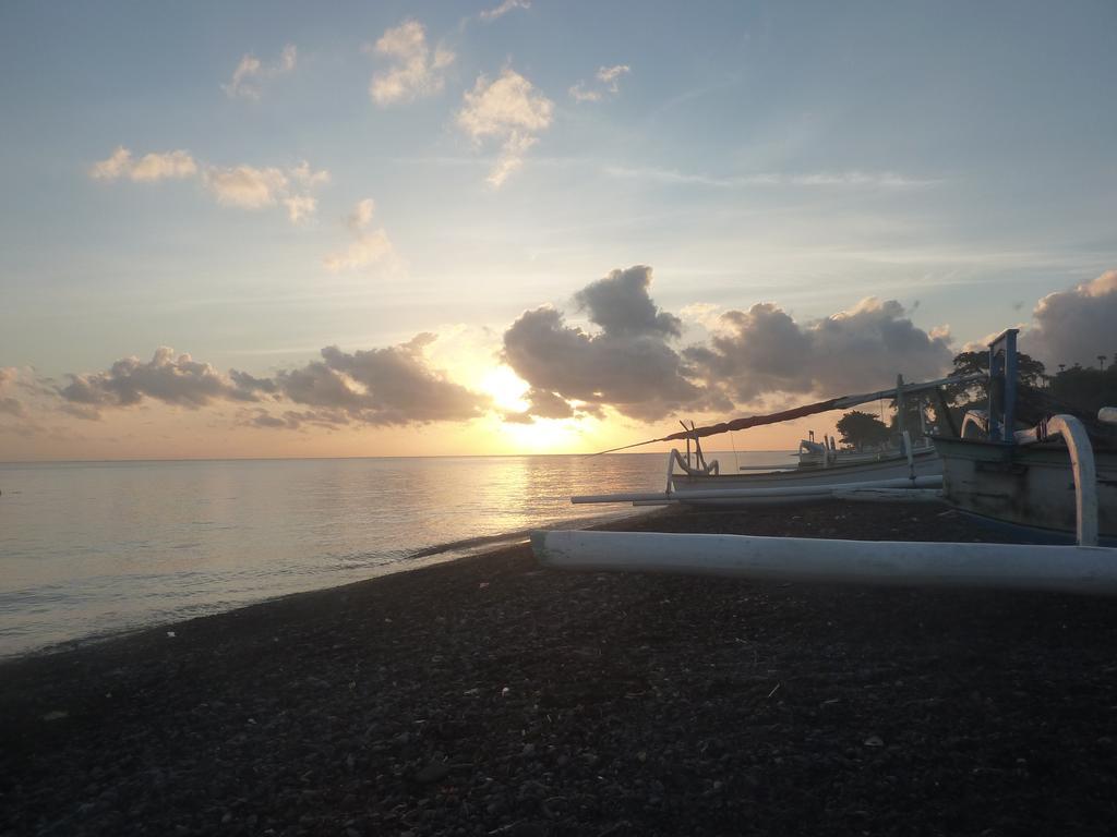 Tambun Sari Beach Homestay Αμέντ Εξωτερικό φωτογραφία